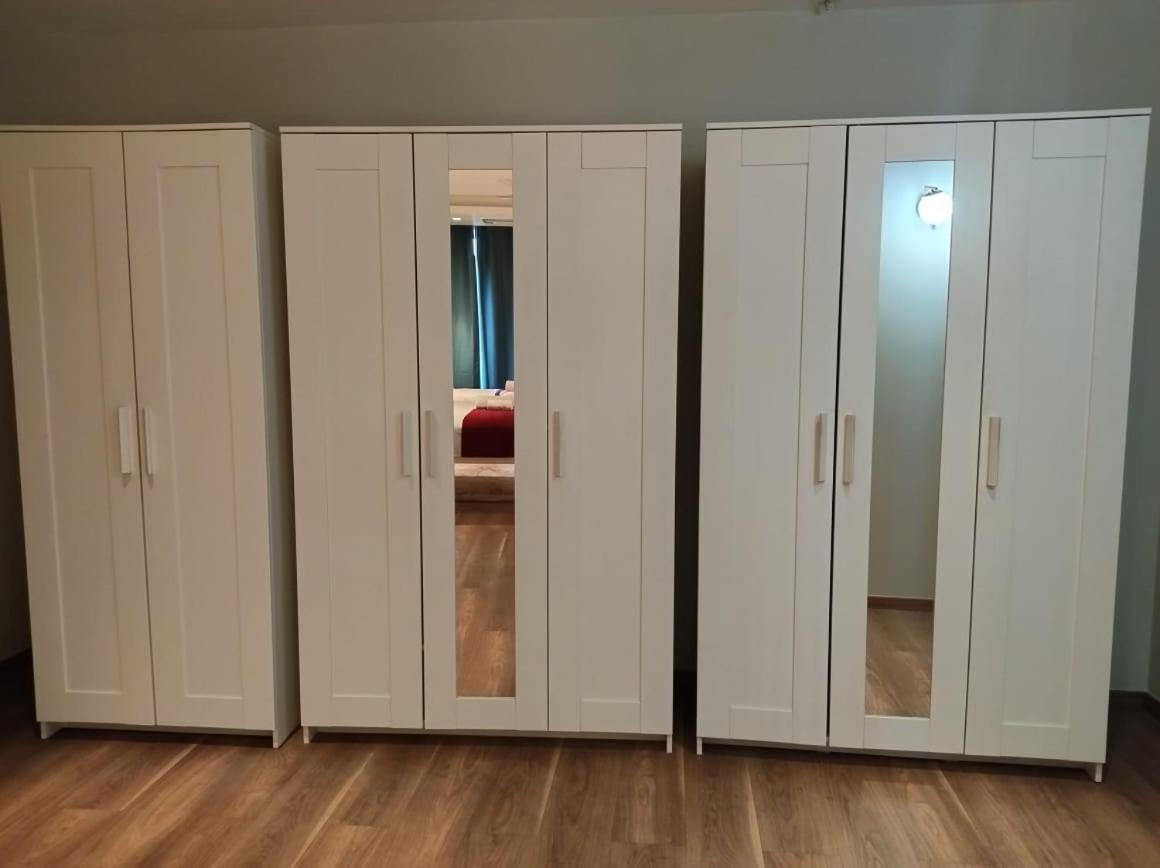 Guest House Service Apartments Пуне Екстер'єр фото